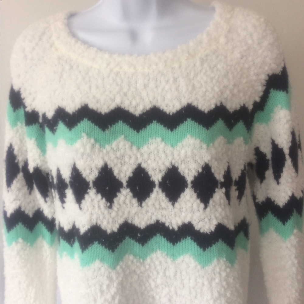 Beautiful stylish sweater size large